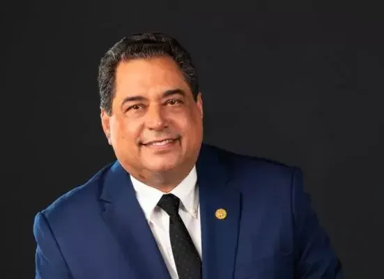 NOTARIOS JURAMENTAN DIRECTIVA