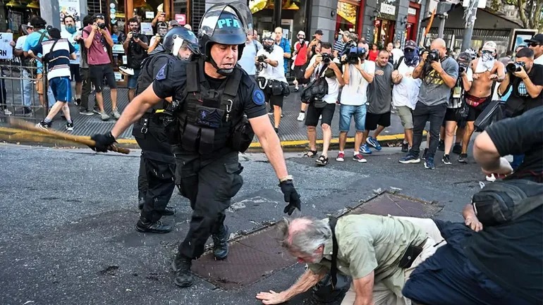 DOS REALIDADES: Adopción de abuelos en España versus crisis de jubilados en Argentina 2 1741981809