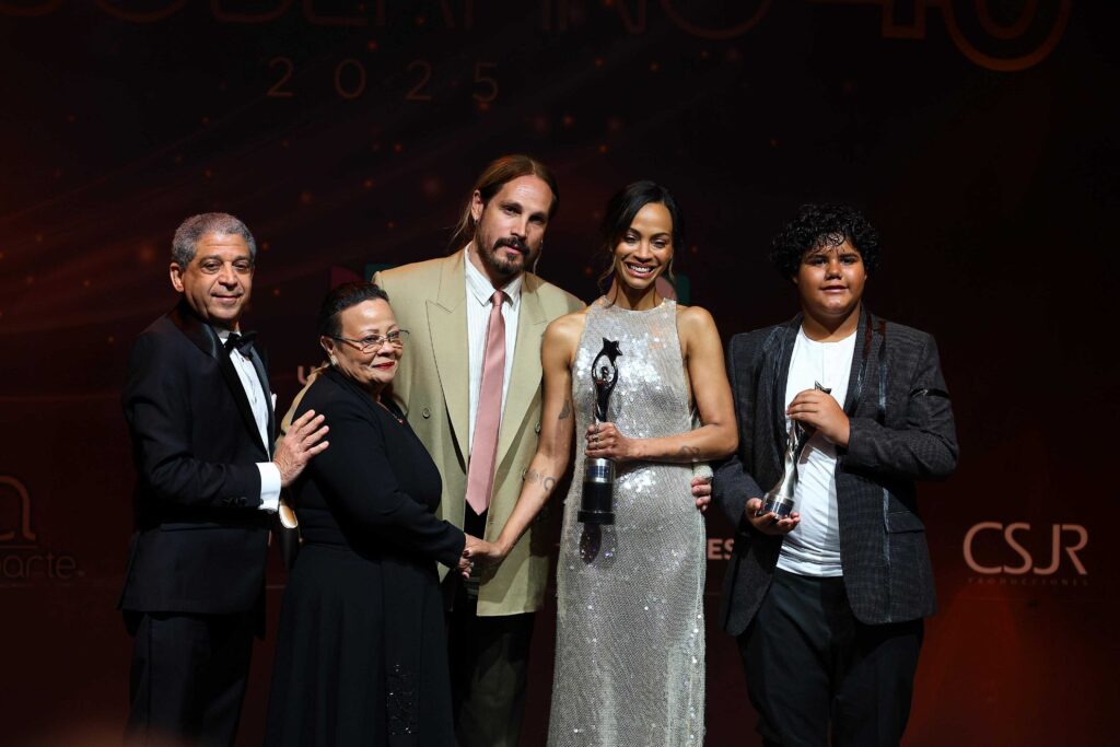 Zoe Saldaña recibe el Gran Soberano 2025 en emotiva ceremonia por el 40 aniversario de los premios 2 f555712e be54 4c73 a605 b5a328e4b15b f111bc70