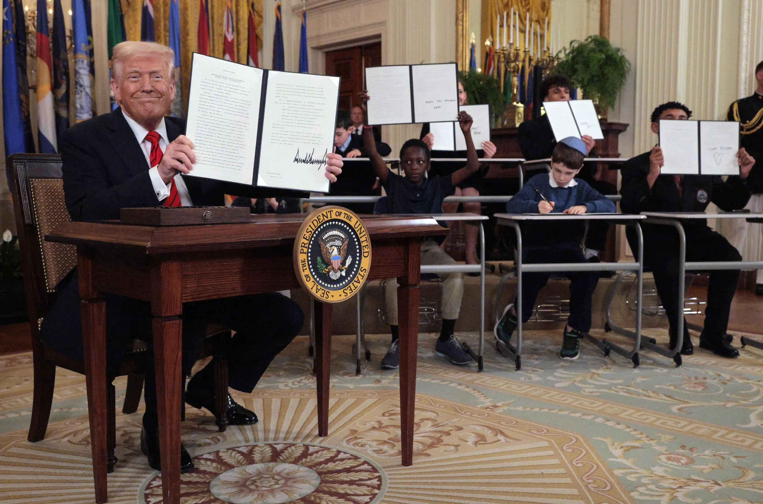 oc trump signs an executive order to dismantle the v0 asrgjbogvwpe1.jpeg scaled