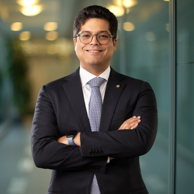rafael ernesto izquierdo gobierno corporativo