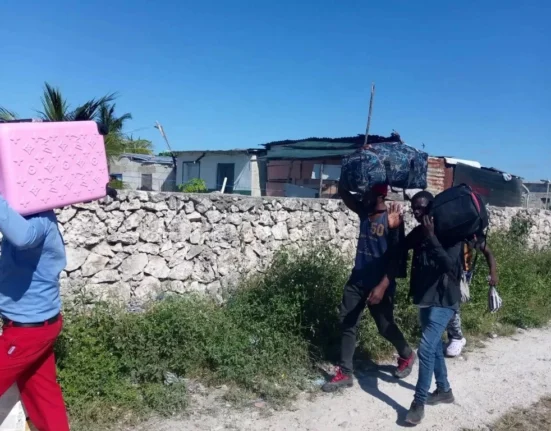 Haitianos regresan a su pais