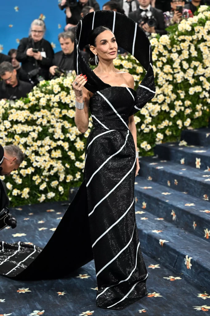De Rosalía a Zendaya: los mejores looks de la Met Gala 2025 18 1920x2881 cmsv2 80eda968 2b3b 5617 9488 ac011712ec8a 9262318.jpg