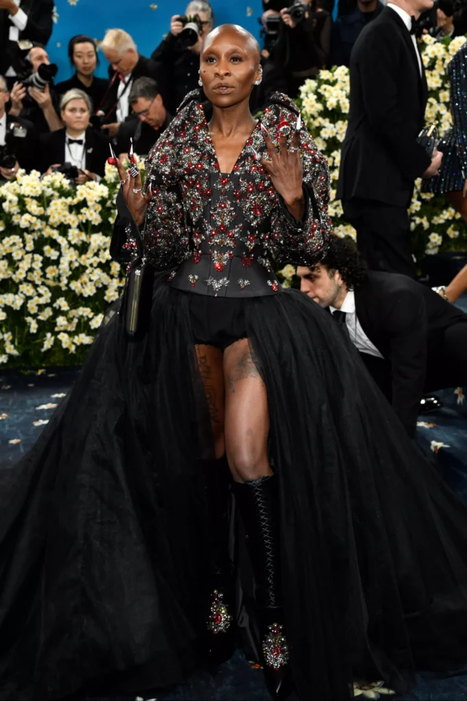 De Rosalía a Zendaya: los mejores looks de la Met Gala 2025 21 1920x2881 cmsv2 c1c3387c 70a0 5ffe 97c4 99a5f2ca190a 9262318.jpg