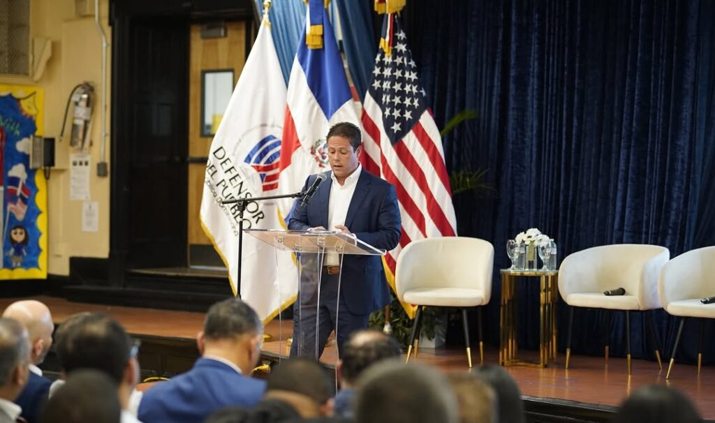 Senador Rafael Barón Duluc impulsa iniciativa en Nueva York para proteger a la diáspora dominicana de fraudes inmobiliarios 4 WhatsApp Image 2025 05 02 at 19.39.10