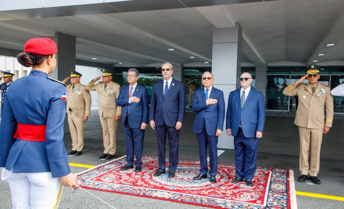 ABINADER Y EXPRESIDENTES 1140x694 1