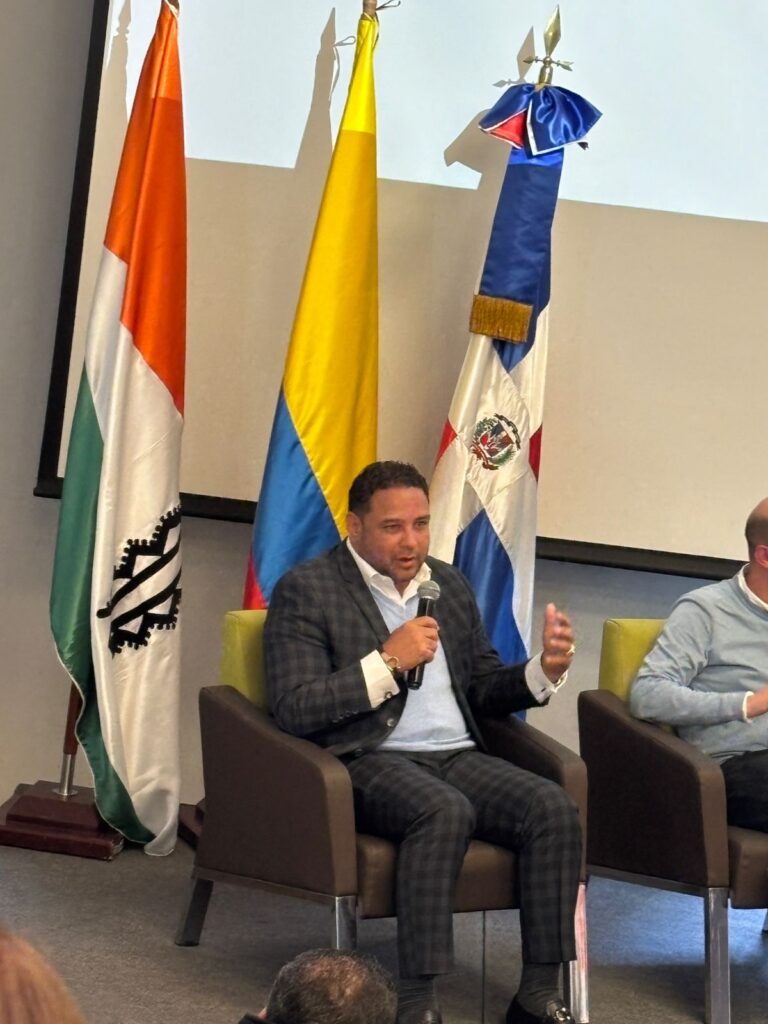 Más de 30 periodistas dominicanos participan en seminario internacional en Colombia 3 PHOTO 2025 06 25 15 41 34 2 1