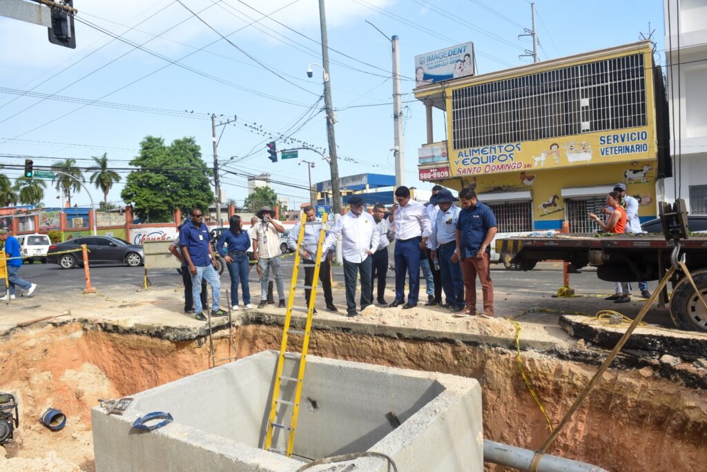 CAASD trabaja para optimizar la distribución de agua en sectores de la circunscripción 2 de la capital. 2 d814a61e f31f 41c5 8cb3 ea1c891bf0f1 1