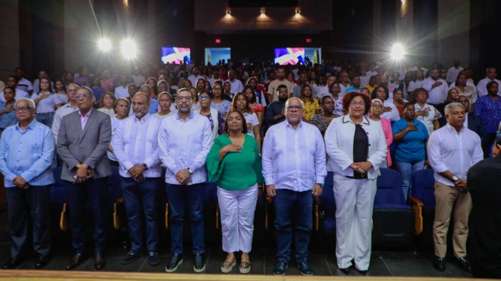 Gobierno lanza en San Juan el programa “Tu Firma es Tu Garantía”, impulsado por Promipyme 3 PHOTO 2025 07 28 10 37 59