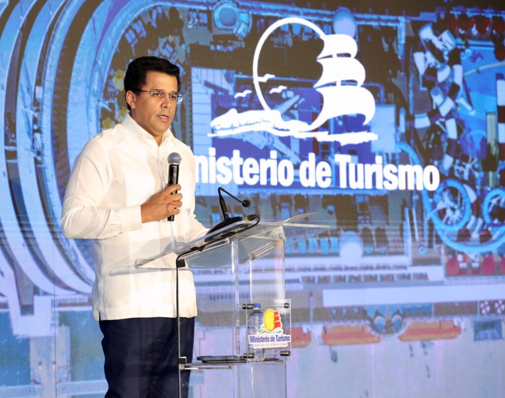 R.D. firma acuerdo histórico con la FCCA y se posiciona como potencia del turismo de cruceros 2 IMG 8572