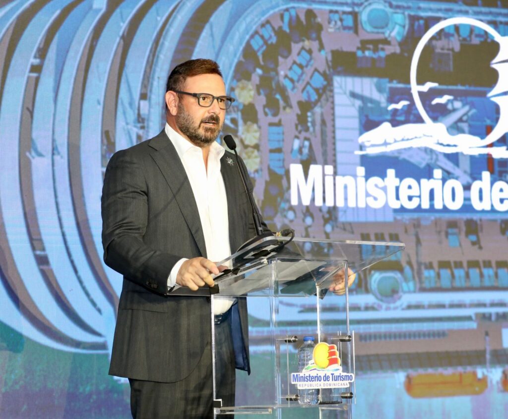 R.D. firma acuerdo histórico con la FCCA y se posiciona como potencia del turismo de cruceros 3 IMG 8573