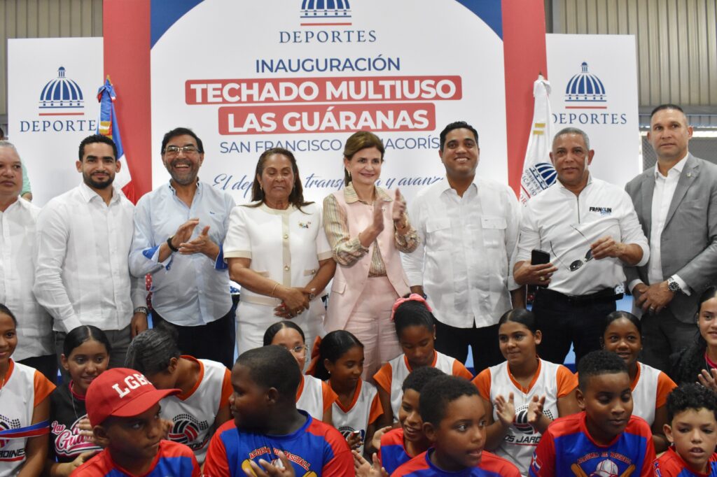 Ministro Kelvin Cruz entrega Techado Multiusos en Las Guáranas 2 PHOTO 2025 08 28 05 51 05 2