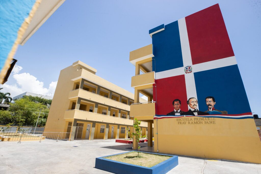 Raquel Peña entrega viviendas, escuelas y polideportivo en recorrido por el Gran Santo Domingo 3 IMG 0711