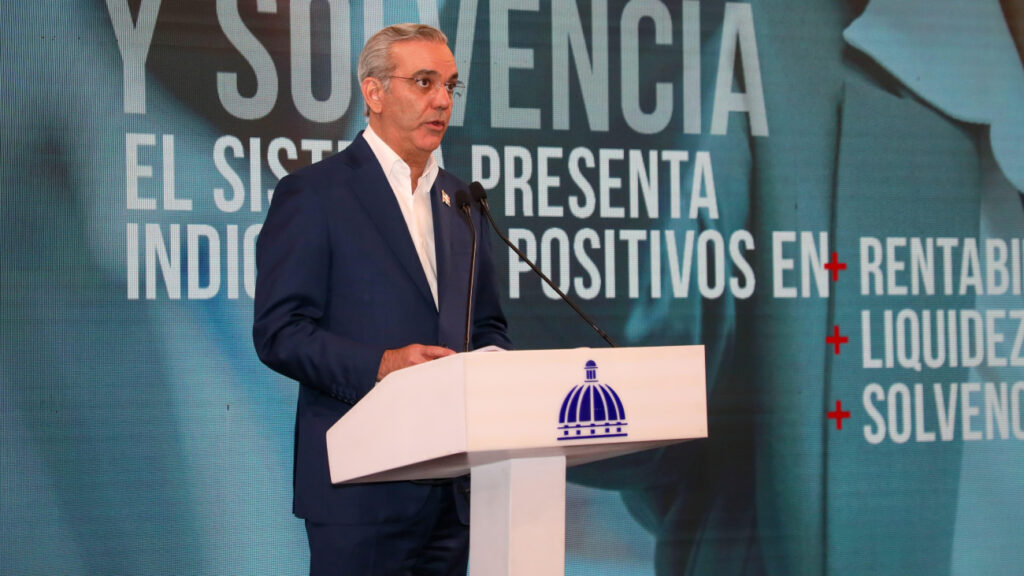 Presidente Abinader destaca solidez del sistema financiero con activos de 4 billones 3 IMG 1717
