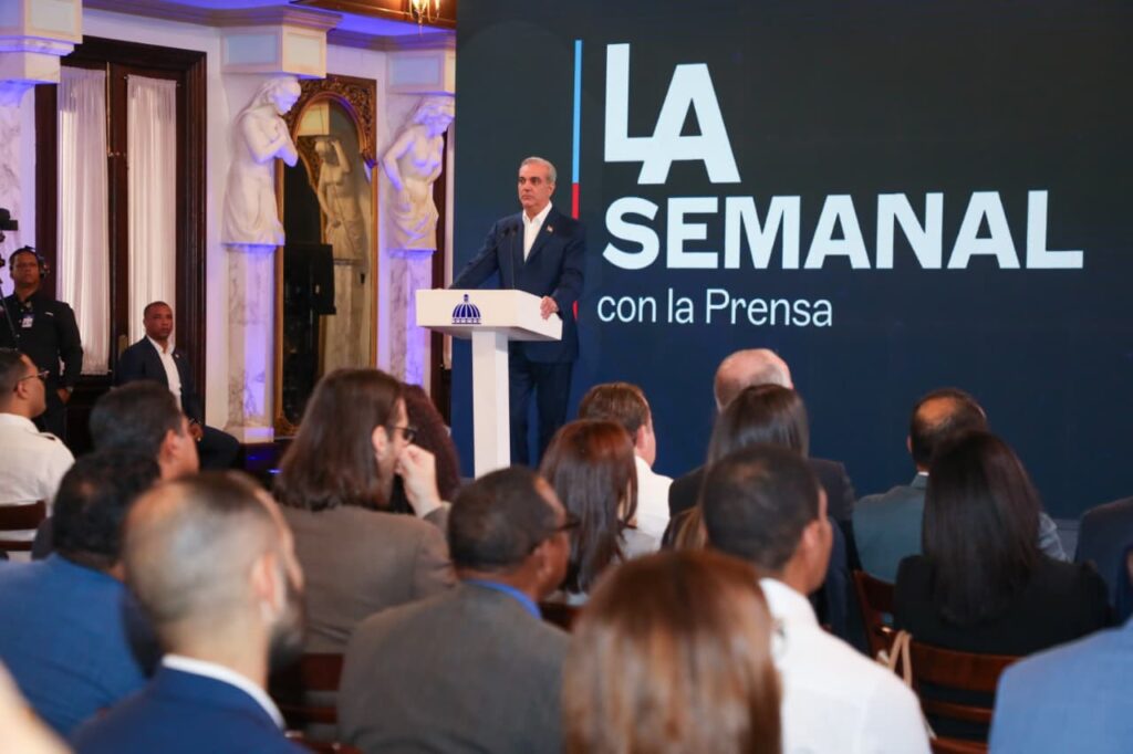 Presidente Abinader destaca solidez del sistema financiero con activos de 4 billones 2 IMG 1718