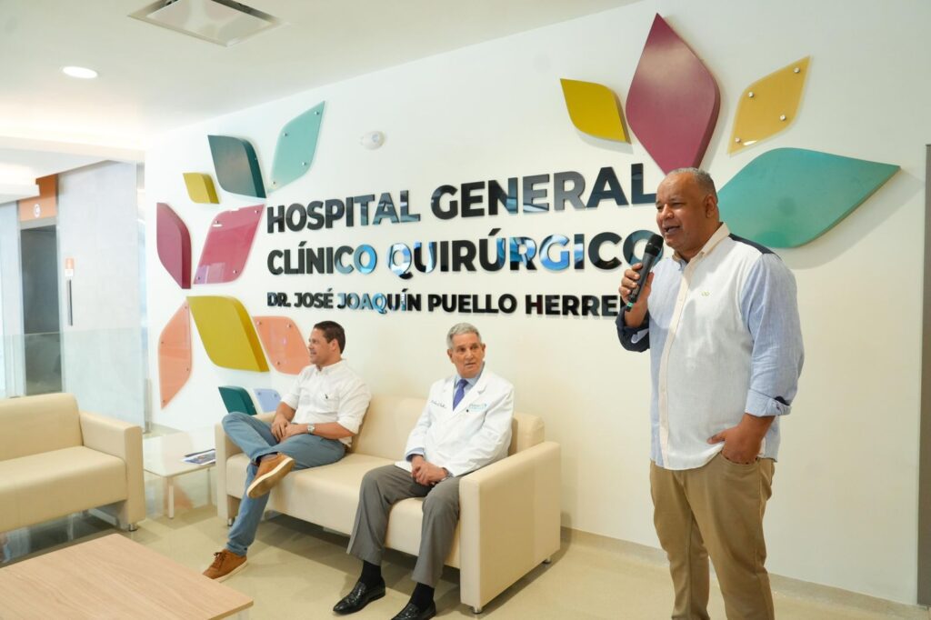 Ministro Bonilla presenta hospital Dr. José Joaquín Puello como referente sanitario regional ante líderes nacionales 3 PHOTO 2025 10 16 20 16 51 3