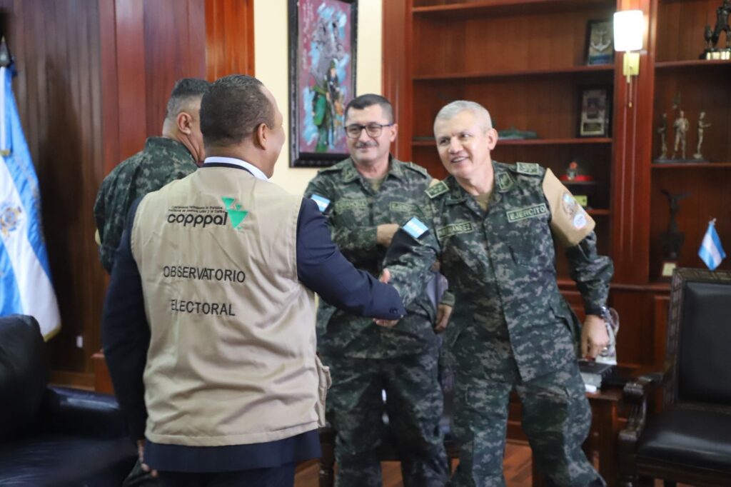 Milton Morrison, jefe de misión de observadores de COPPPAL, destaca transparencia de Fuerzas Armadas de Honduras en proceso electoral 3 IMG 5321