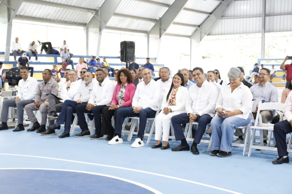 Ministro Kelvin Cruz inaugura multiuso en Ramón Santana, San Pedro de Macorís 2 c6fce97b f9d1 4248 a705 99f27590e669