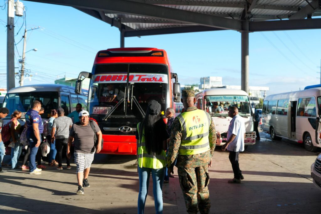 INTRANT realiza operativo masivo de seguridad vial en Navidad con más de 10,778 inspecciones vehiculares 3 IMG 6941