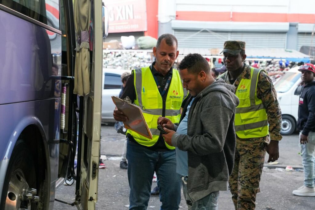 INTRANT realiza operativo masivo de seguridad vial en Navidad con más de 10,778 inspecciones vehiculares 2 IMG 6945