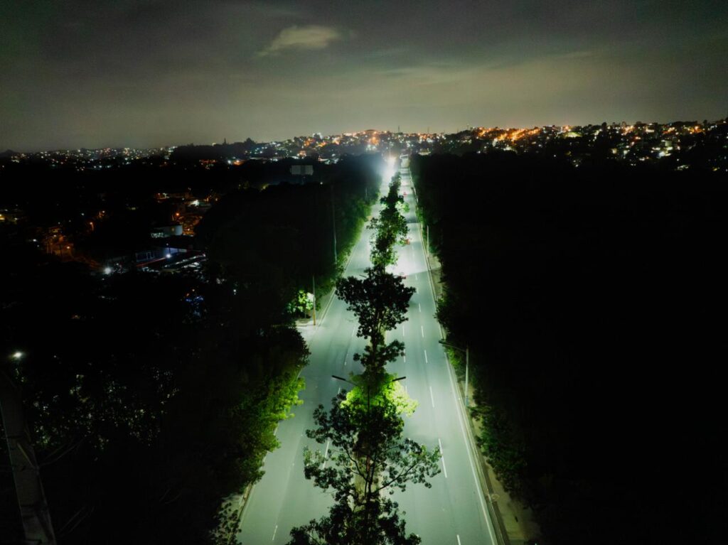Fideicomiso RD Vial instala más de 1,000 lámparas solares para iluminar carreteras del Sur 6 IMG 8873