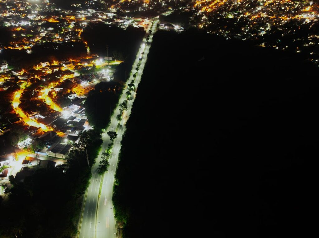 Fideicomiso RD Vial instala más de 1,000 lámparas solares para iluminar carreteras del Sur 2 IMG 8874