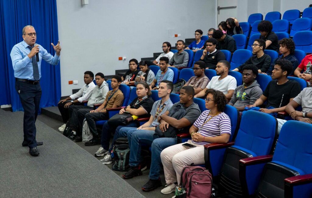 Banreservas acerca la banca a estudiantes de la UASD y el ITLA con jornadas de educación financiera 2 76c7123d 44f1 4597 8160 ac4b4f95db36