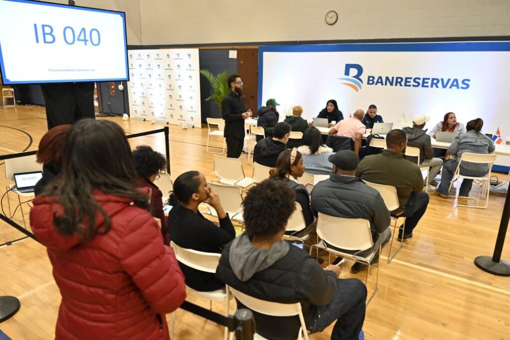 Banreservas cierra su Tercera Feria Inmobiliaria en Nueva York y Lawrence con financiamientos récord de más de RD$5,118 millones 3 IMG 2752