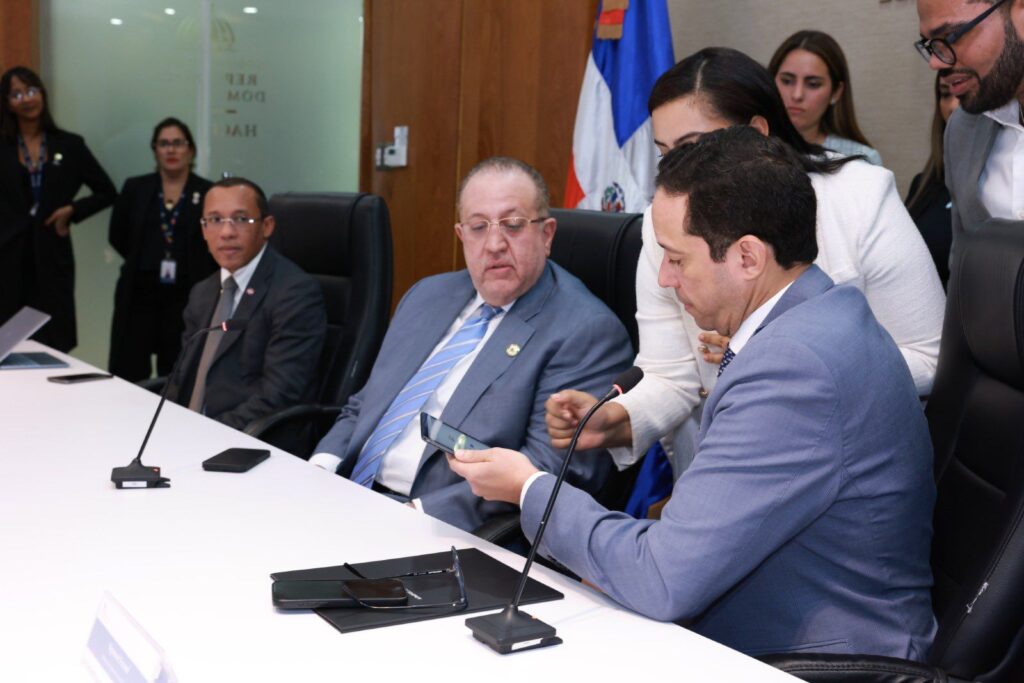 Gobierno autoriza el uso de firma digital para agilizar las órdenes de pago en el Estado 3 IMG 2986