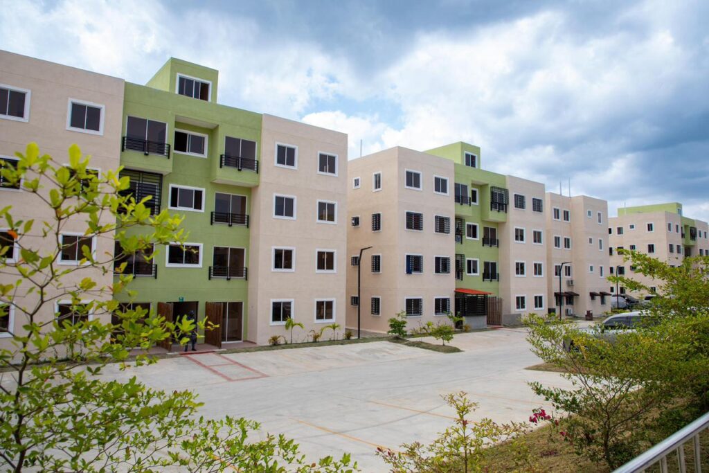 Banreservas financia con RD$1,600 millones los 700 apartamentos del residencial San José entregados por el presidente Abinader 2 IMG 9283
